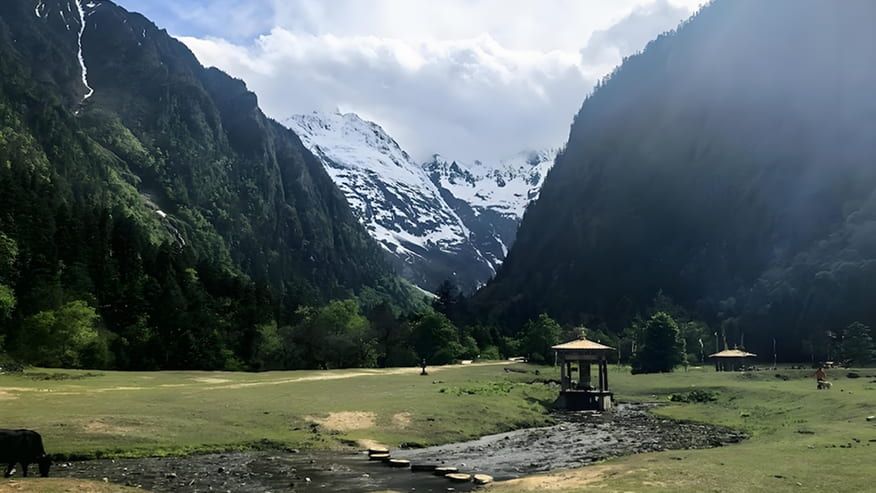 7-Day Adventure Through Tiger Leaping Gorge and Yubeng Village